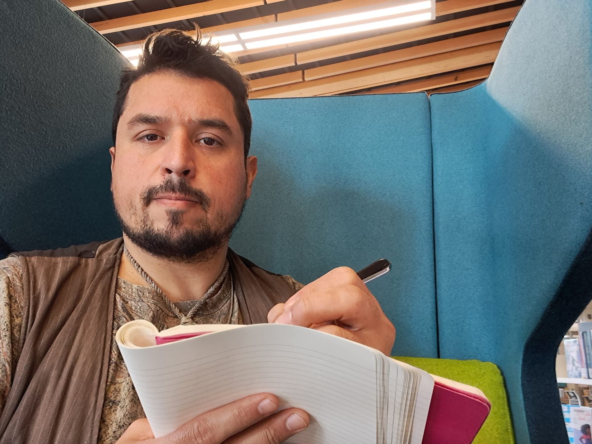 Jorge writing